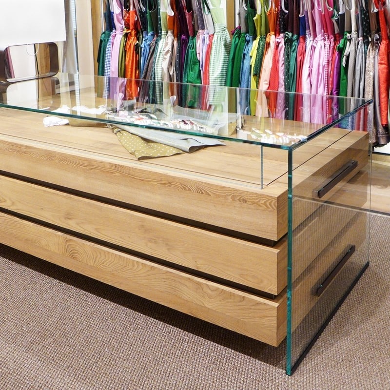 Tisch aus Weissglas UV-verklebt