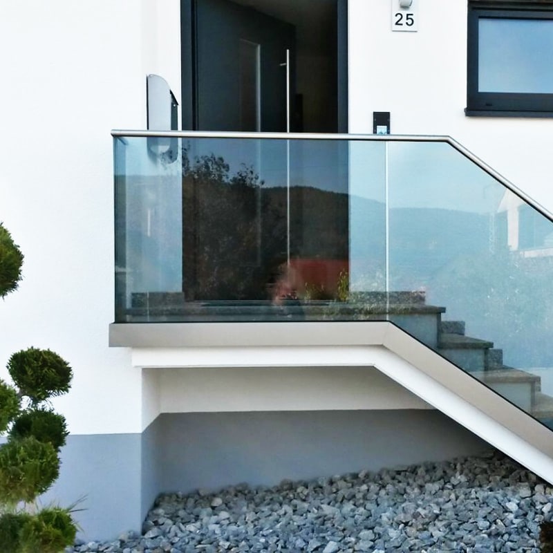 Treppenverglasung mit VSG Folie grey